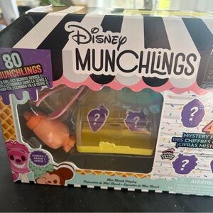 Disney Munchlings Playset with Yellow Display and Orange Accessory
